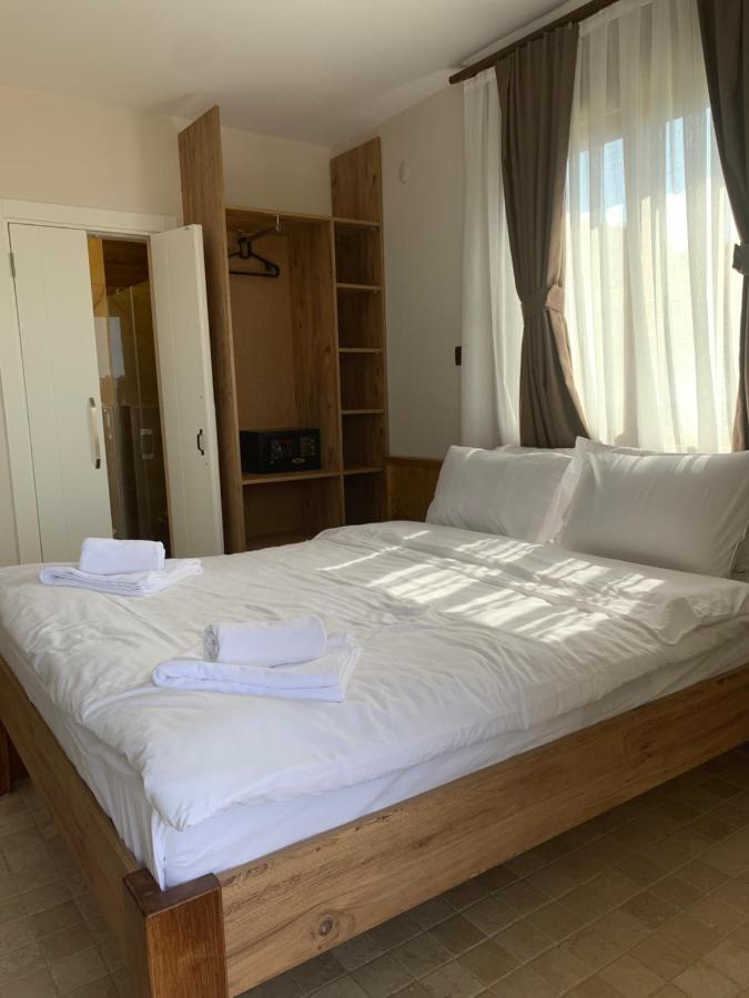 Cesmekes Otel Екстериор снимка