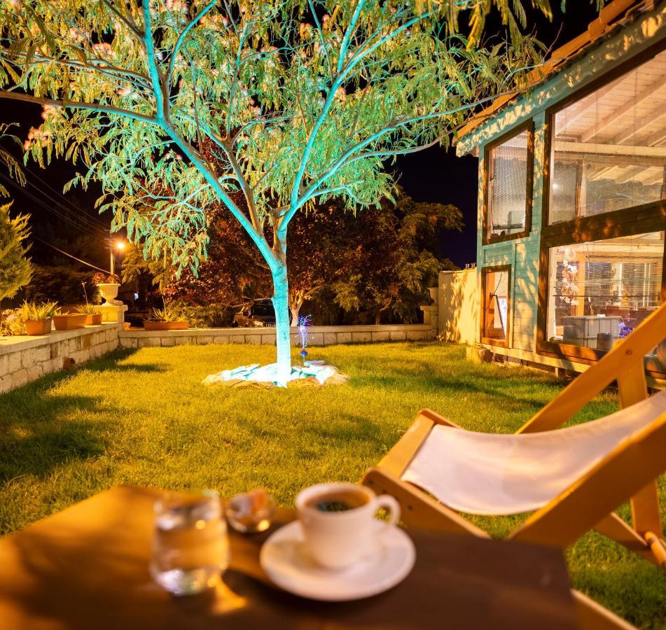 Cesmekes Otel Екстериор снимка