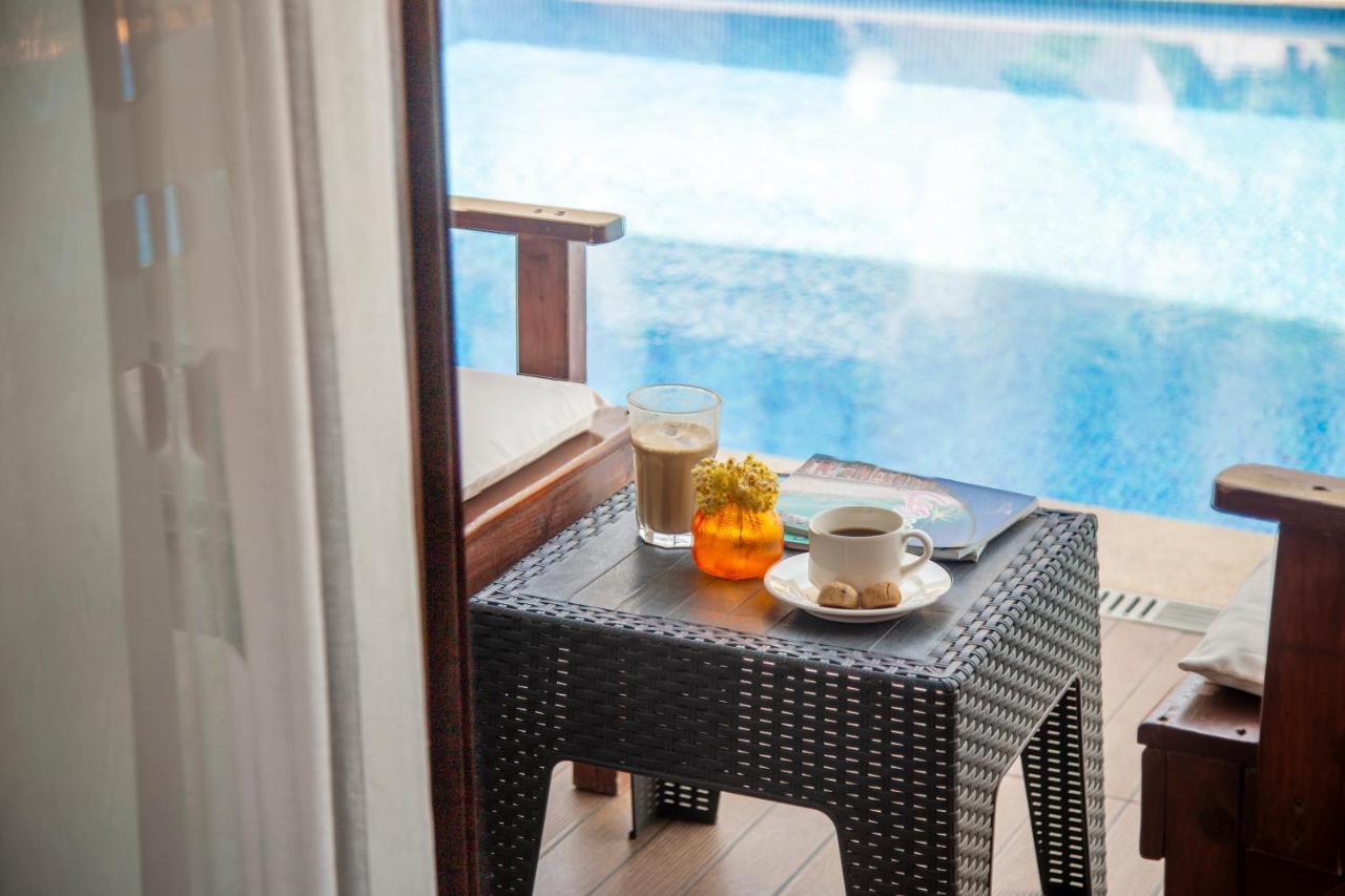 Cesmekes Otel Екстериор снимка