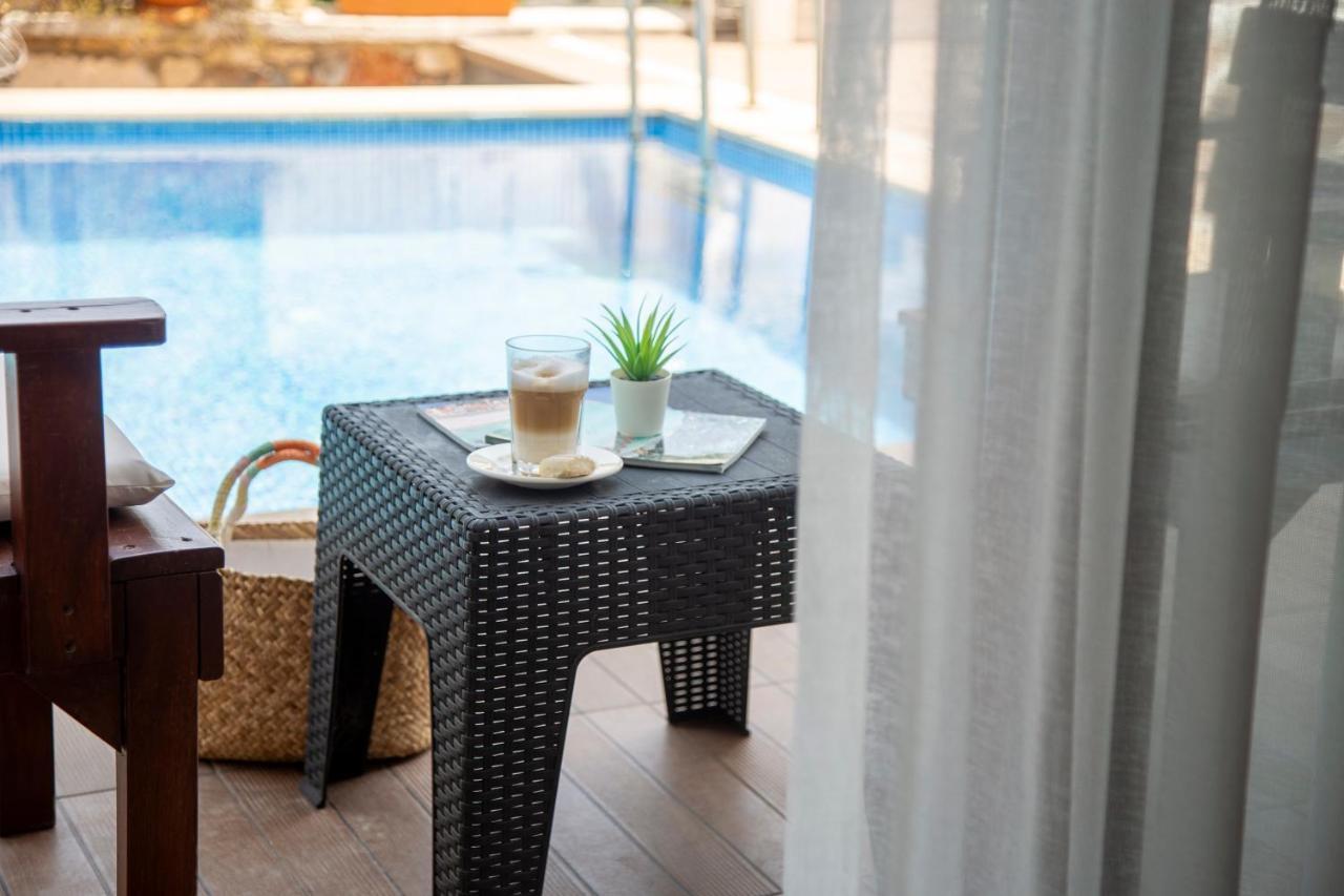 Cesmekes Otel Екстериор снимка