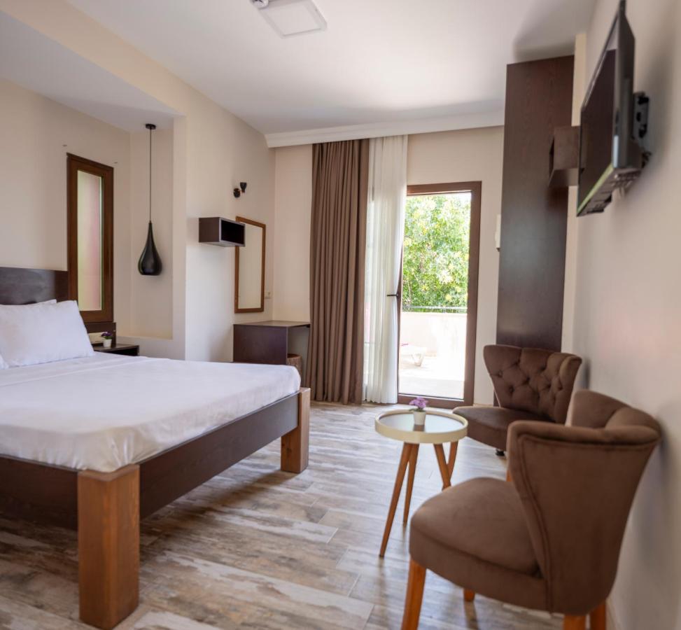 Cesmekes Otel Екстериор снимка