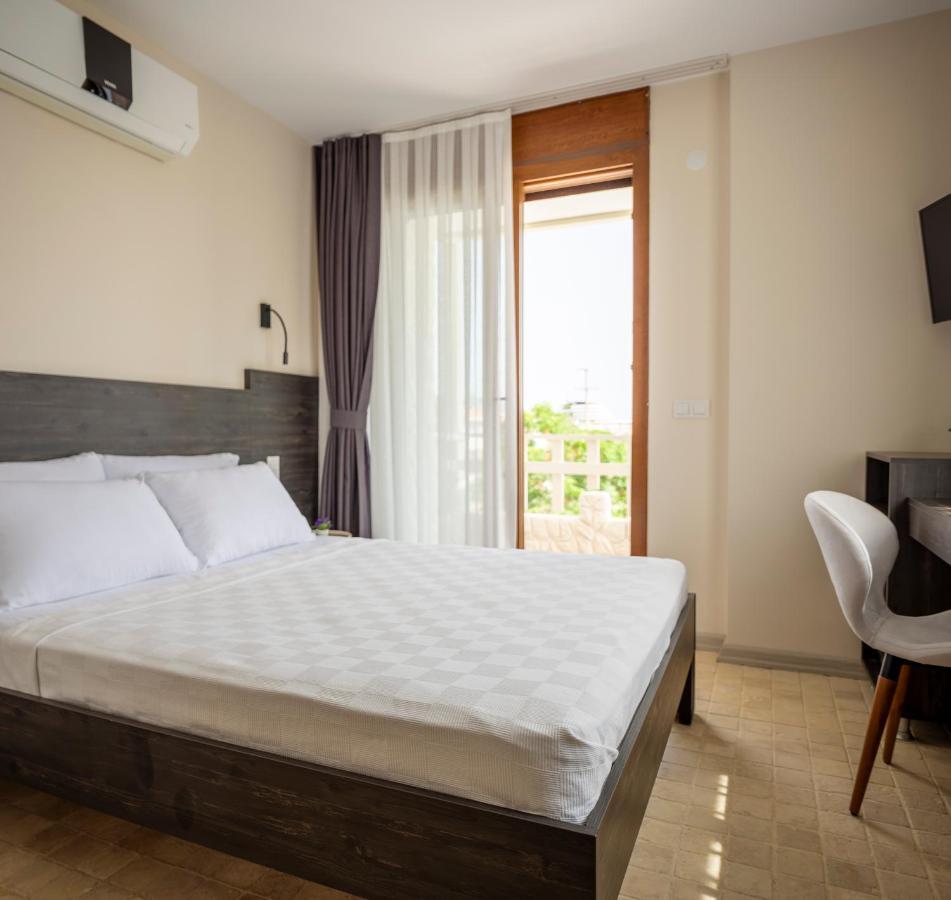 Cesmekes Otel Екстериор снимка
