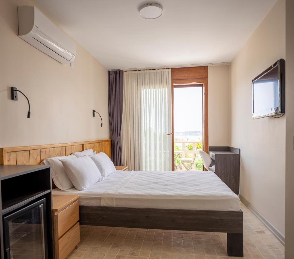 Cesmekes Otel Екстериор снимка