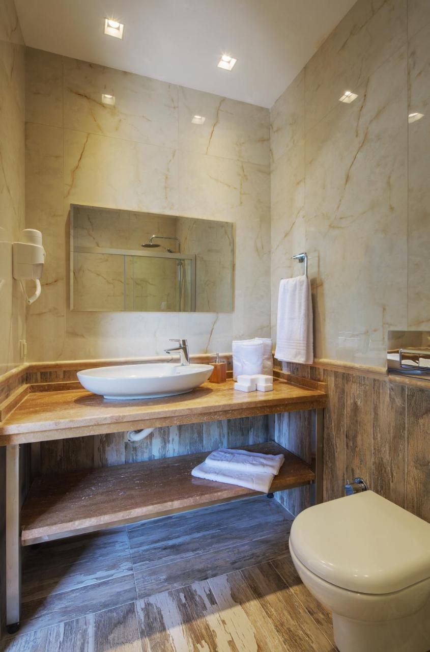 Cesmekes Otel Екстериор снимка