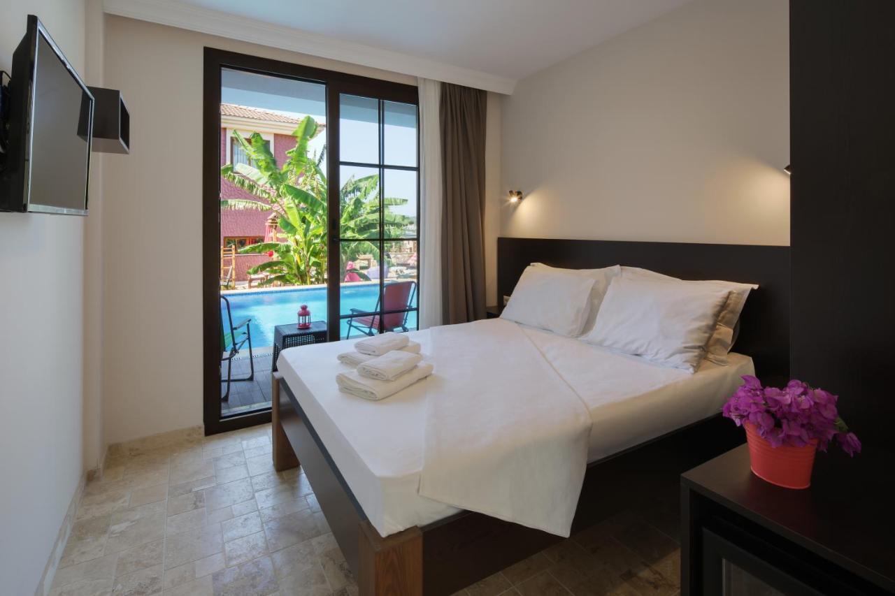 Cesmekes Otel Екстериор снимка